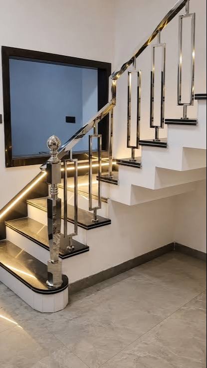 Modern Stainless Steel Railing Designs for Luxury Homes